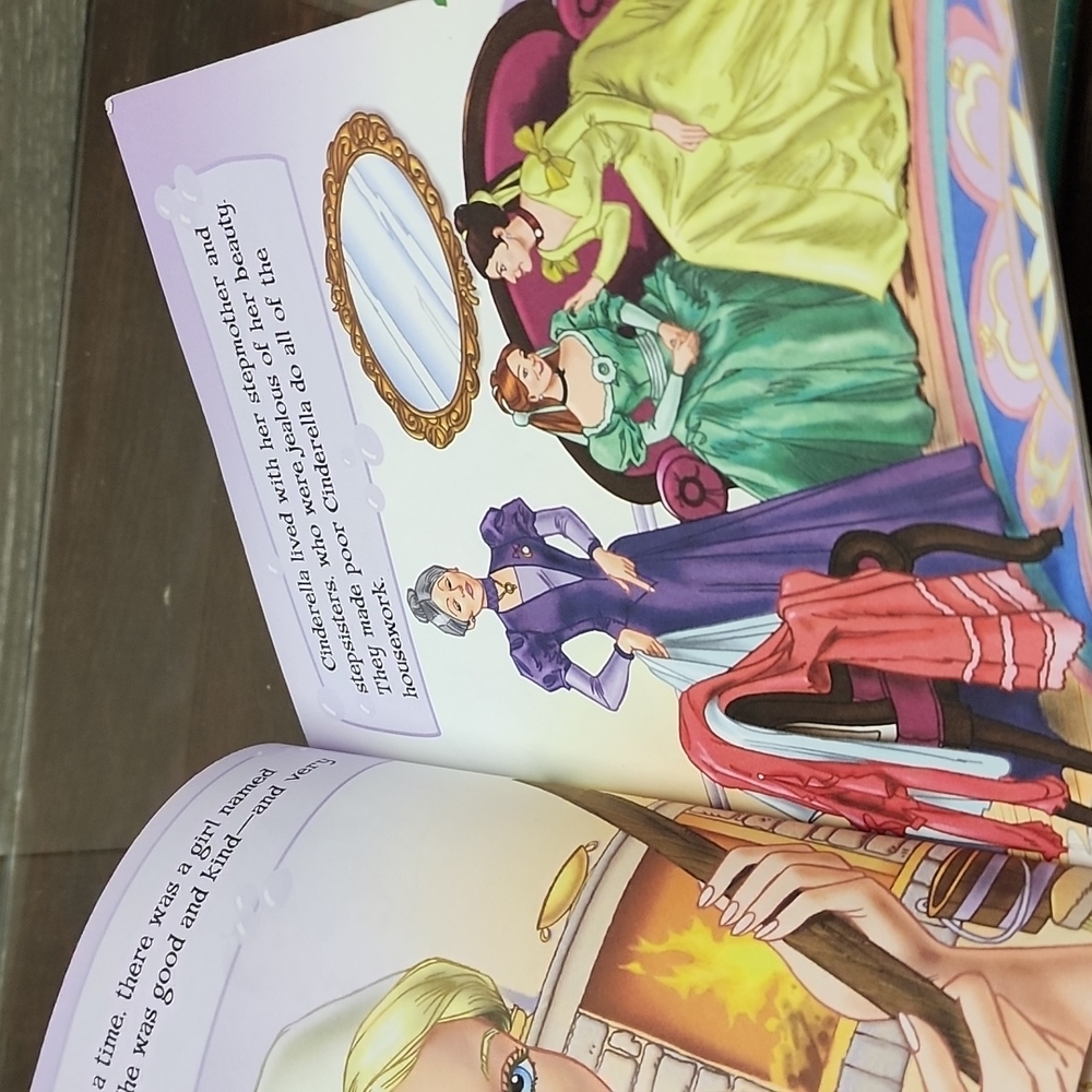 Barbie Cinderella little golden book - Picture 3 of 4